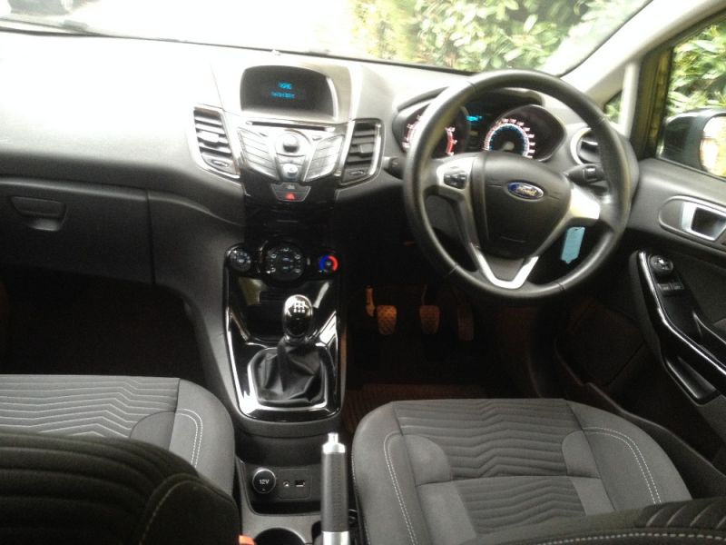 2013 FORD FIESTA ZETEC image 4