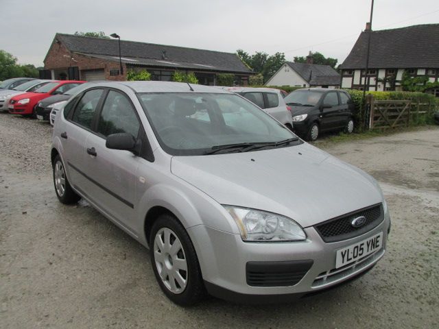 2005 FORD FOCUS 1.6 LX 5DR image 1