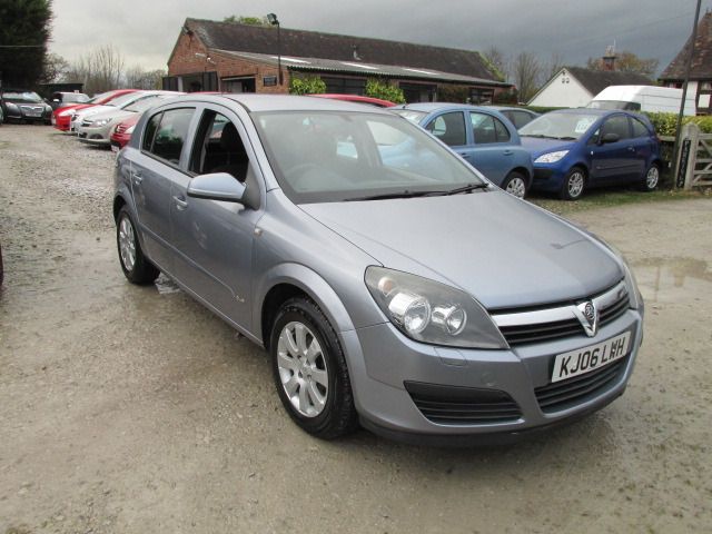 2006 VAUXHALL ASTRA 1.6 CLUB image 1