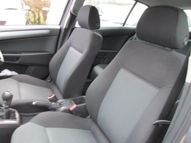 2006 VAUXHALL ASTRA 1.6 CLUB image 4