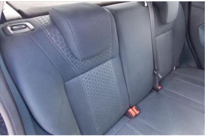 2010 FORD Fiesta 1.6 TDCi Titanium image 5