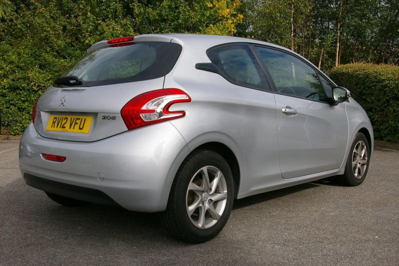 2012 PEUGEOT 208 1.4 HDi 70 FAP Active image 2