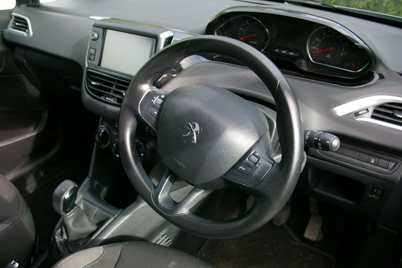 2012 PEUGEOT 208 1.4 HDi 70 FAP Active image 3