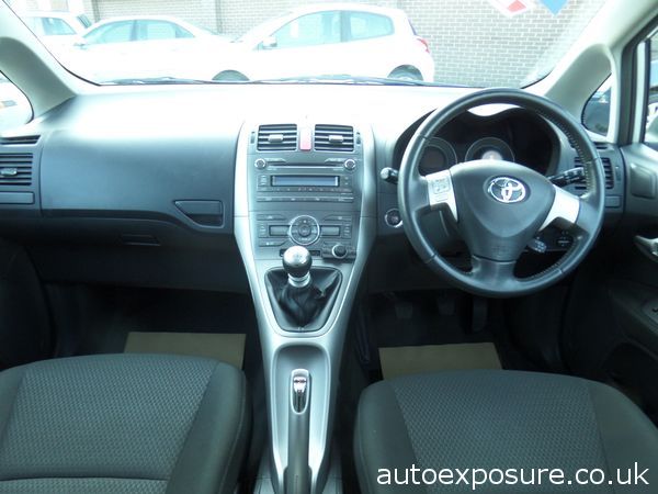 2007 Toyota Auris 2.2 D-4D T180 image 4