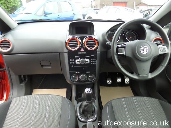 2013 Vauxhall Corsa 1.2i LIMITED EDITION image 4