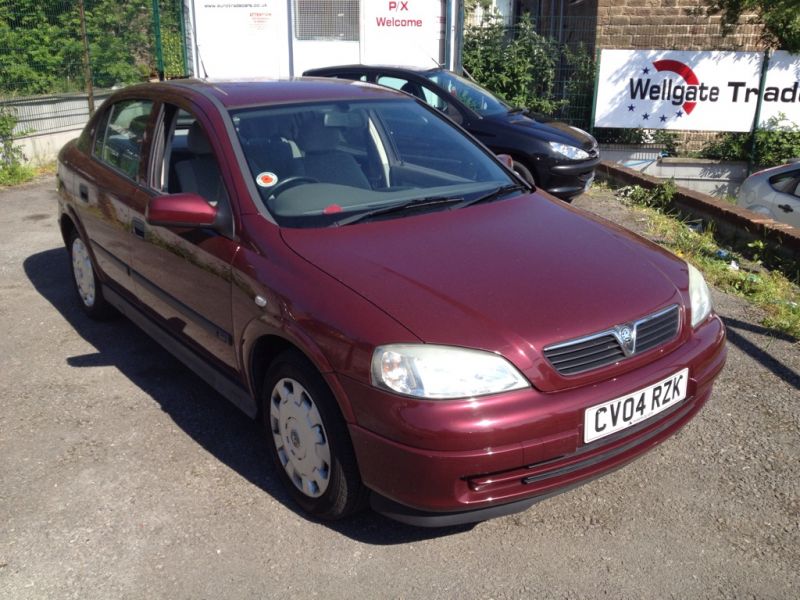2004 Vauxhall Astra 1.6i Club 5DR image 1