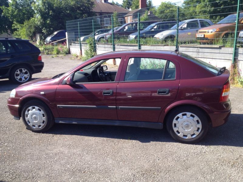 2004 Vauxhall Astra 1.6i Club 5DR image 2