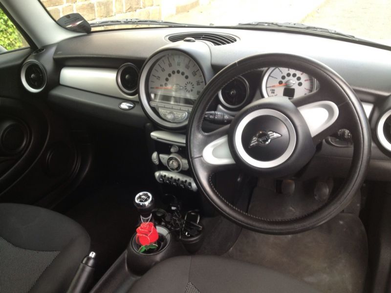 2010 MINI Cooper 1.6 Cooper D 3DR image 4
