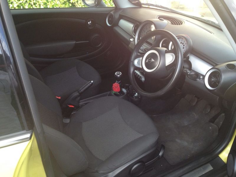 2010 MINI Cooper 1.6 Cooper D 3DR image 5