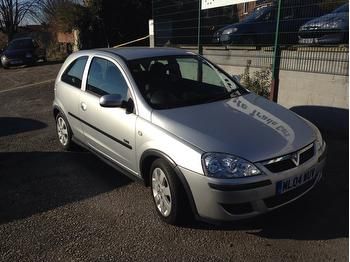 2004 Vauxhall Corsa 1.2i 16V SXI 3DR image 1