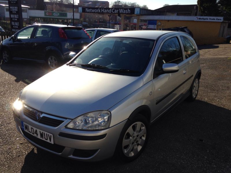 2004 Vauxhall Corsa 1.2i 16V SXI 3DR image 2