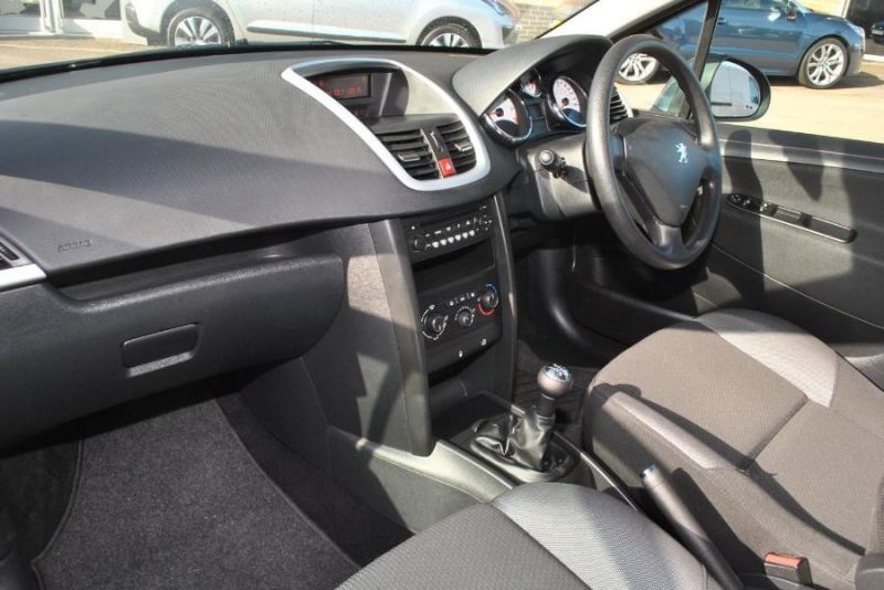 2010 Peugeot 207 5 Door 1.4 S image 5