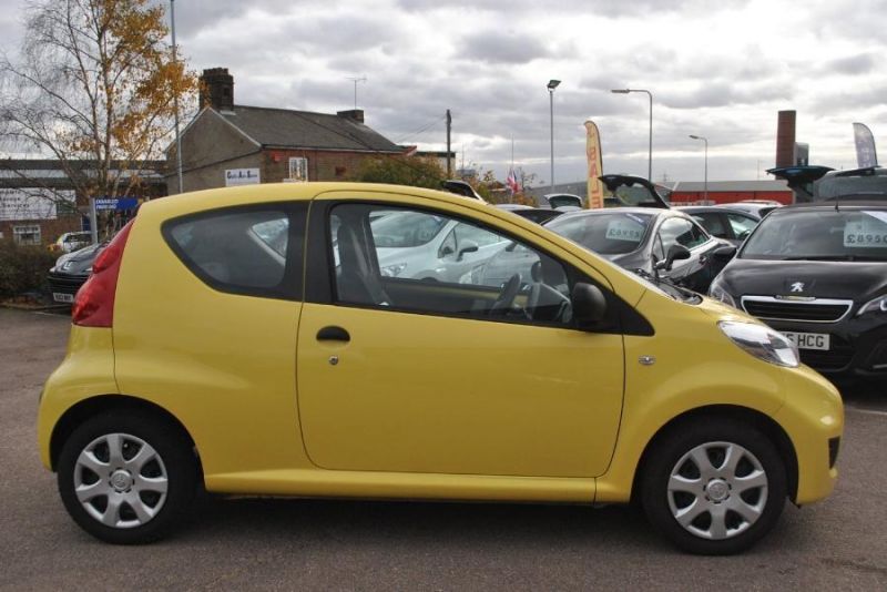 2010 Peugeot 107 3 Door 1.0 12v Urban image 2