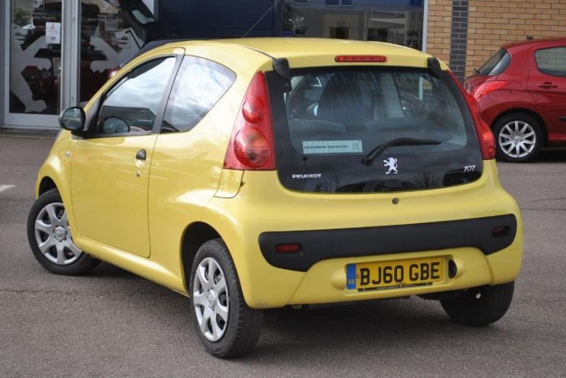 2010 Peugeot 107 3 Door 1.0 12v Urban image 3