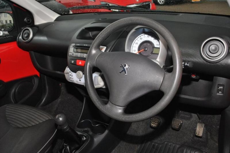 2013 Peugeot 107 3 Door 1.0 12v Active image 4