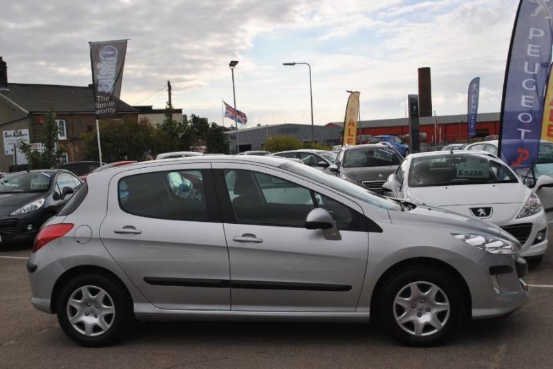 2010 Peugeot 308 5 Door 1.6 HDi 110 S FAP image 2