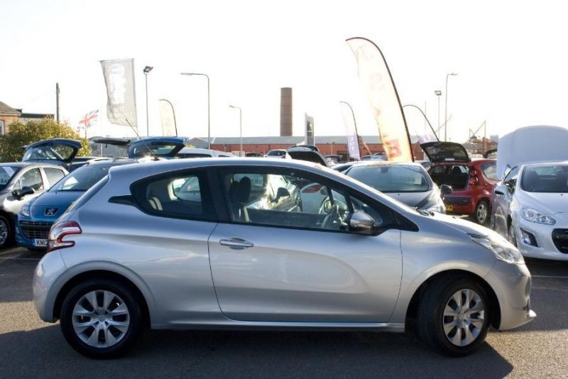 2012 Peugeot 208 1.4 HDi image 2