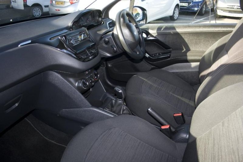 2012 Peugeot 208 1.4 HDi image 5