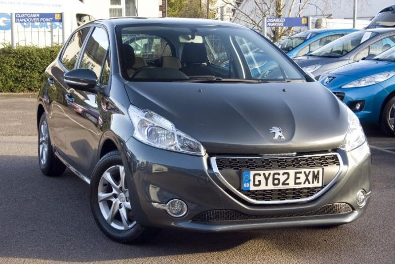 2012 Peugeot 208 1.2 VTi image 1