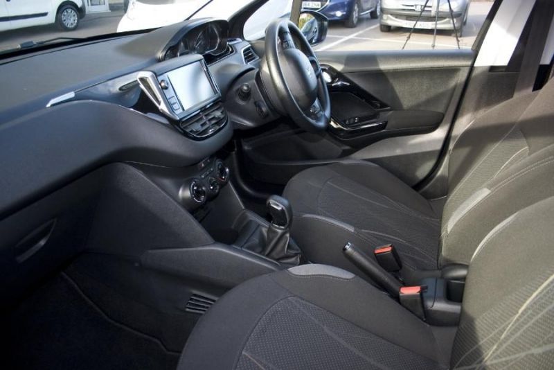 2012 Peugeot 208 1.2 VTi image 5