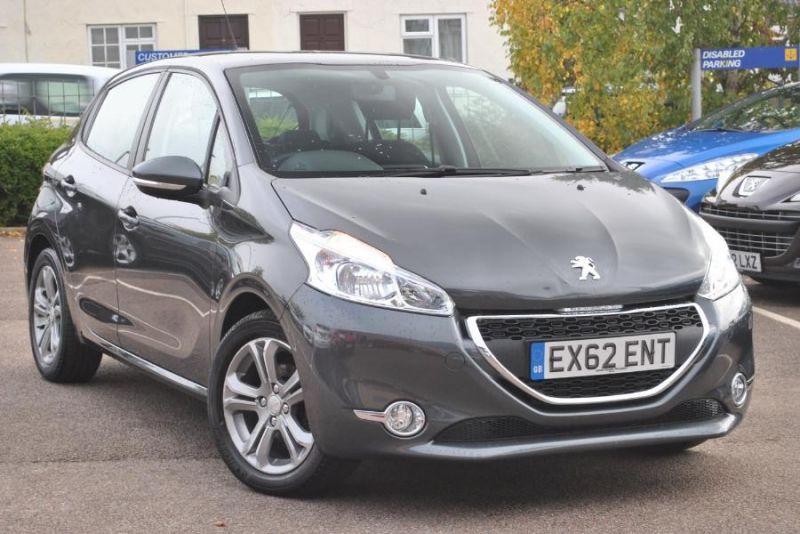 2012 Peugeot 208 1.2 VTi image 1