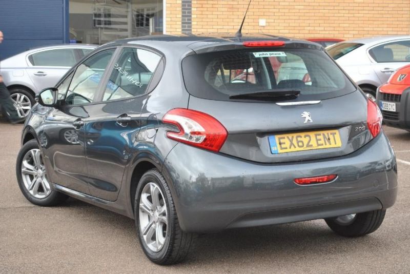2012 Peugeot 208 1.2 VTi image 3