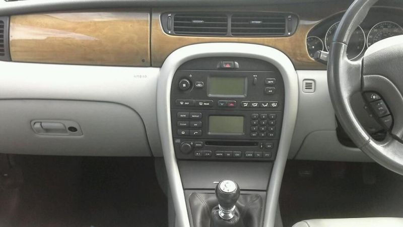 2002 Jaguar X type image 4