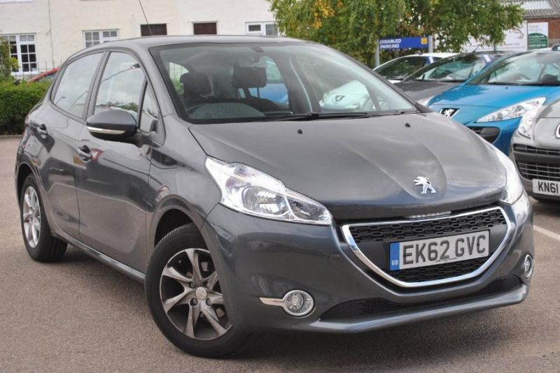 2012 Peugeot 208 1.2 VTi image 1