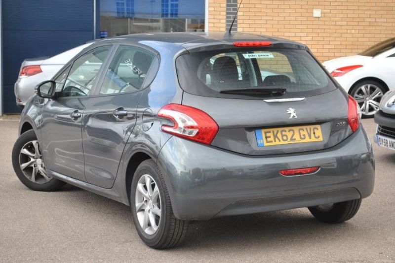 2012 Peugeot 208 1.2 VTi image 3
