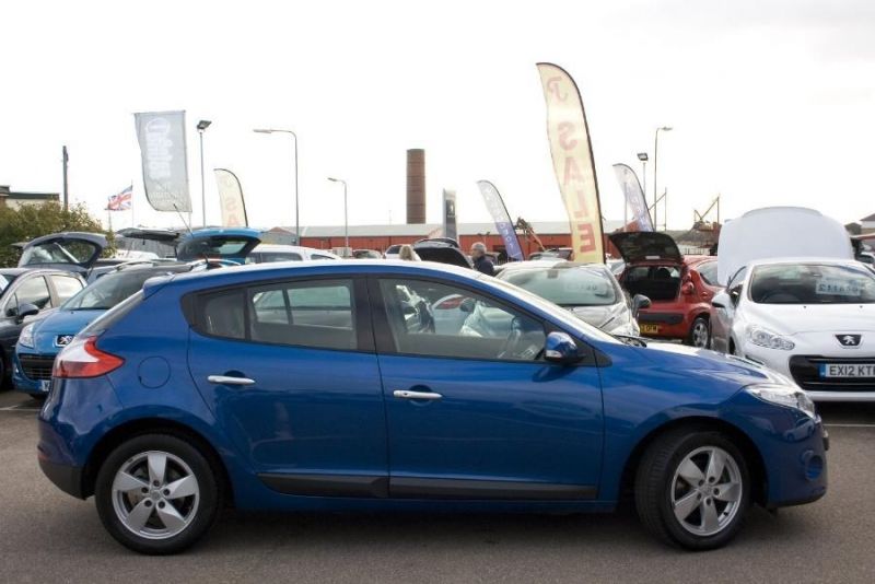 2010 Renault Megane 1.5 dCi image 2
