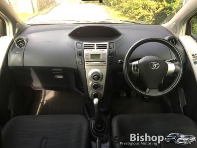 2008 Toyota Yaris 1.3 VVT-i TR 5dr 1.3l image 5