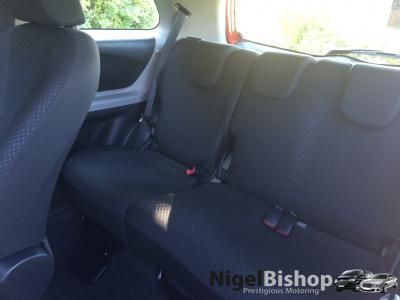 2011 Toyota Yaris 1.0 VVT-i image 4