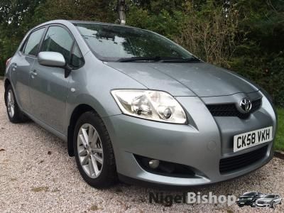 2008 Toyota Auris 1.6 VVT-i TR 5 Door image 1