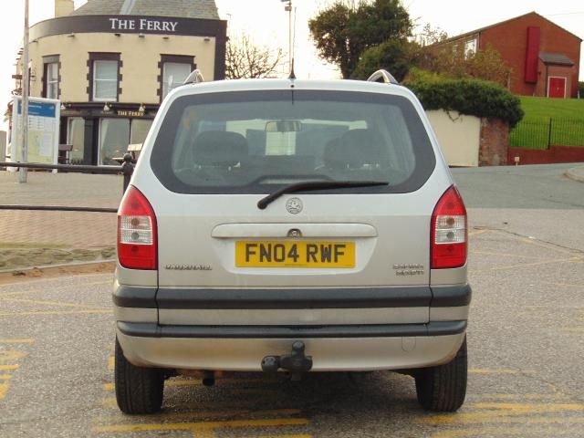 2004 VAUXHALL ZAFIRA 2.0 DESIGN DTI image 3