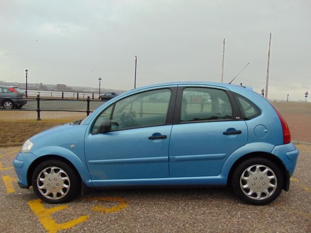 2004 CITROEN C3 1.4 SX 5d AUTO image 3