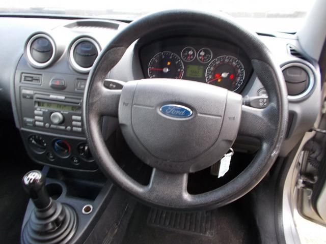 2006 FORD FIESTA 1.2 STYLE CLIMATE 16V image 4