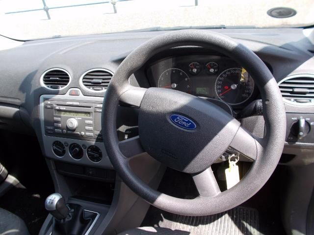 2005 FORD FOCUS 1.6 LX 5d image 4