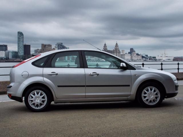 2006 FORD FOCUS 1.4 LX 5d image 2