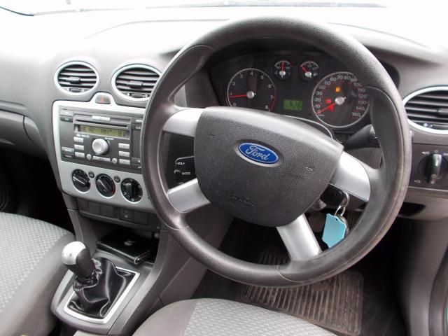 2006 FORD FOCUS 1.4 LX 5d image 4