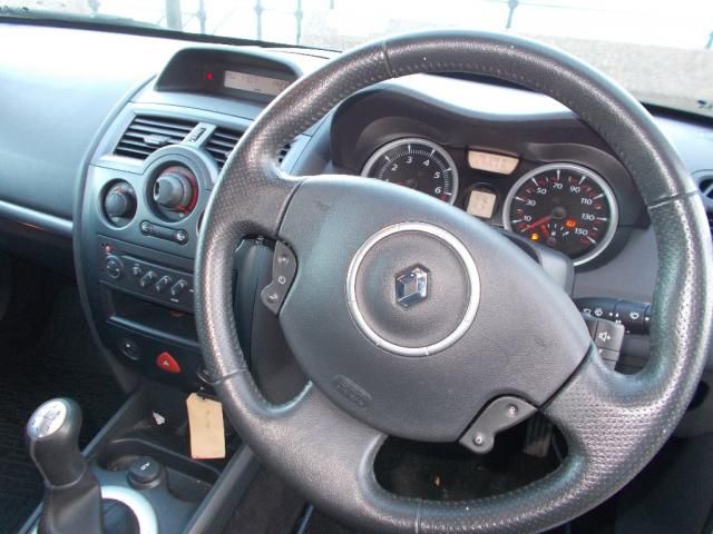 2007 RENAULT MEGANE 1.6 DYNAMIQUE VVT image 4