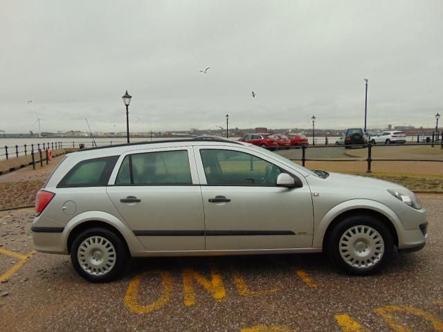2005 VAUXHALL ASTRA 1.4 LIFE 16V TWINPORT image 3