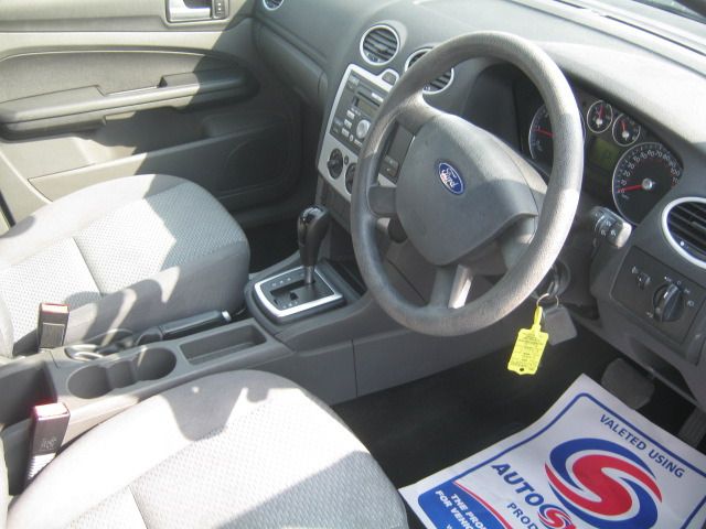 2006 FORD FOCUS 1.6 LX 16V 5d image 4