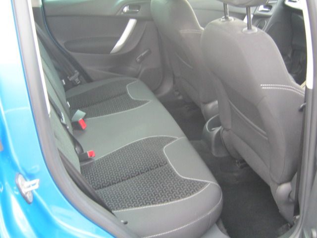2011 CITROEN C3 1.4 VTR PLUS 5d image 5