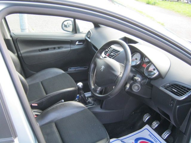 2011 PEUGEOT 207 1.6 HDI ALLURE 5d image 4