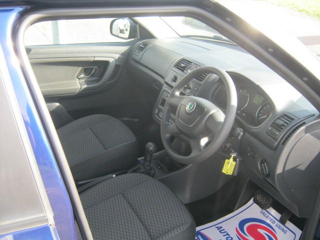 2011 SKODA FABIA 1.2 SE TSI DSG 5d image 4