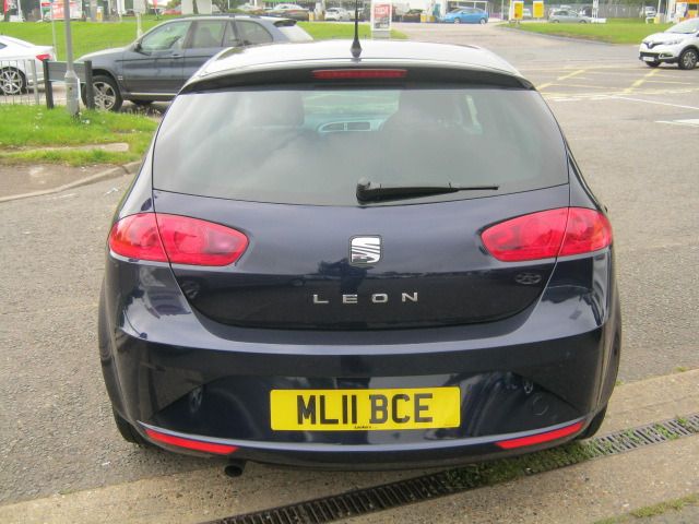 2011 SEAT LEON 1.6 CR TDI SE DSG 5d image 3