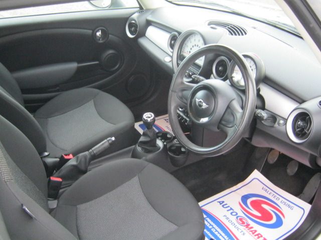 2011 MINI HATCH ONE 1.6 ONE 3d image 4