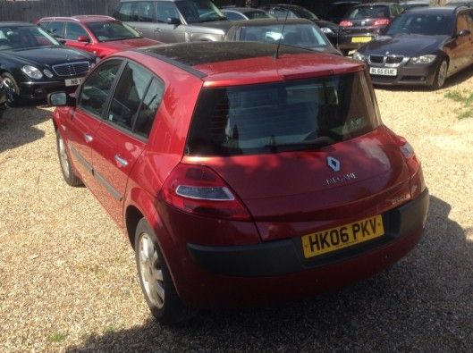 2006 Renault Megane 1.6 VVT Dynamique 5dr image 2