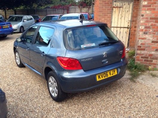 2006 Peugeot 307 1.6 HDi 90 S 5dr image 3