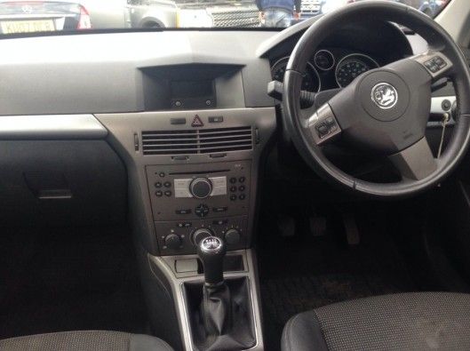 2006 Vauxhall Astra 1.6i 16V Design 5dr image 4